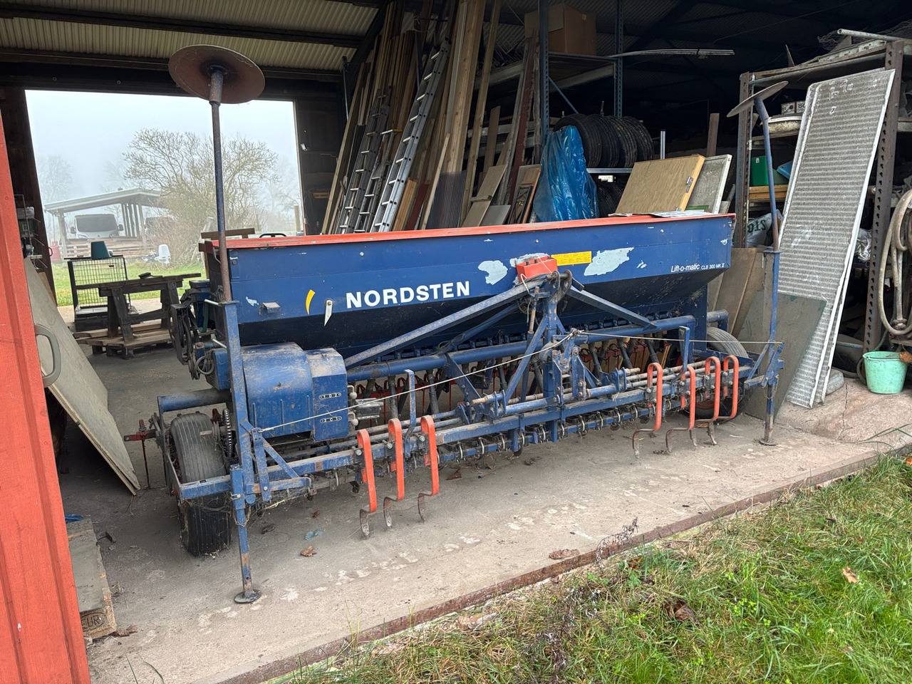 Nordsten Lift-o-matic - Maskin för sådd: bild 1 Nordsten Lift-o-matic - Maskin för sådd: bild 1