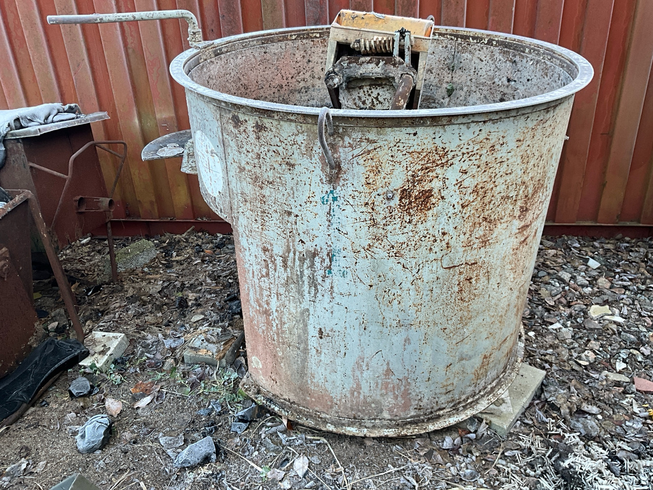 Rojo - Entreprenadutrustning: bild 1 Rojo - Entreprenadutrustning: bild 1