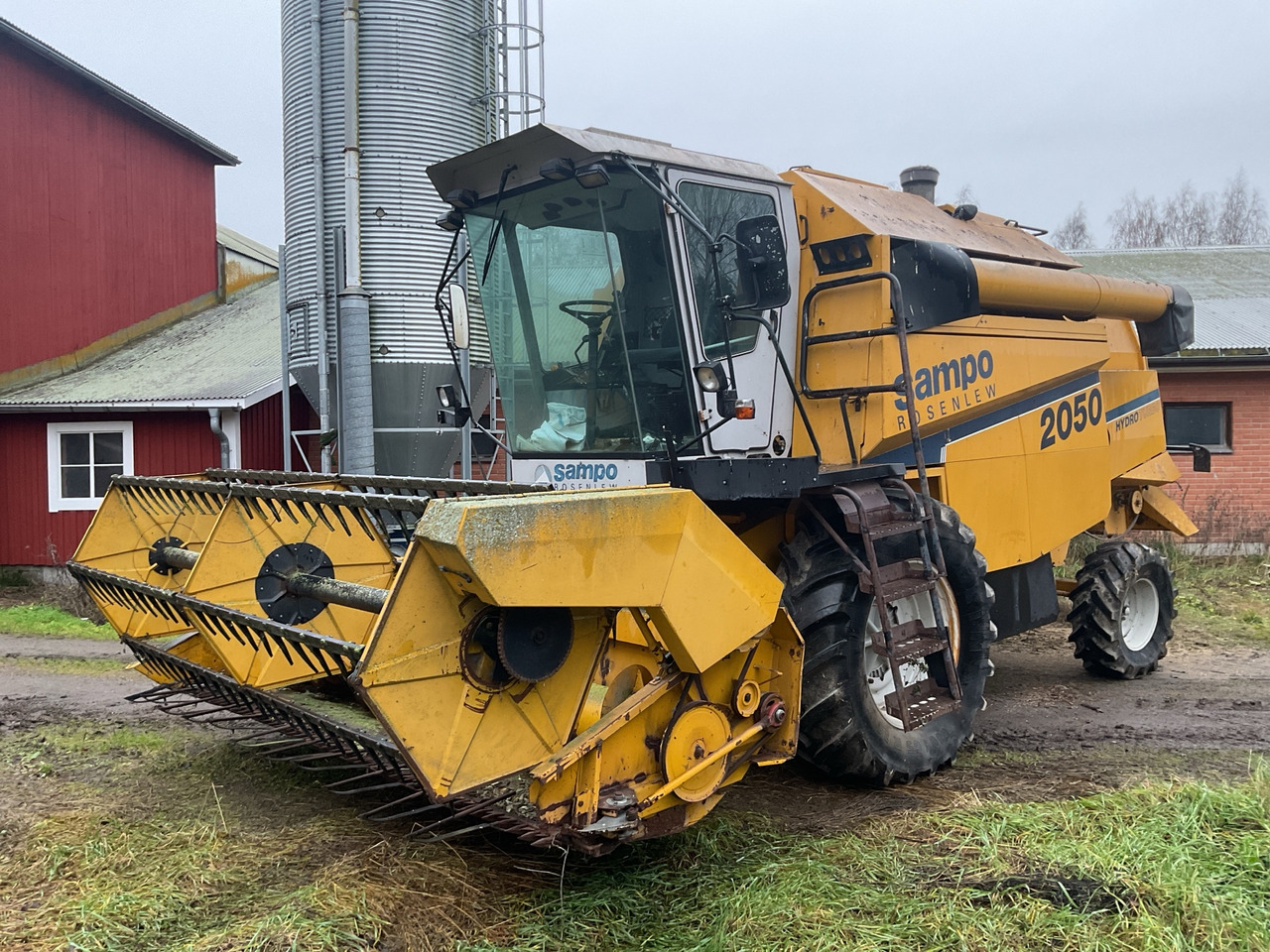 Sampo Rosenlew 2050 - Skördetröska: bild 1 Sampo Rosenlew 2050 - Skördetröska: bild 1