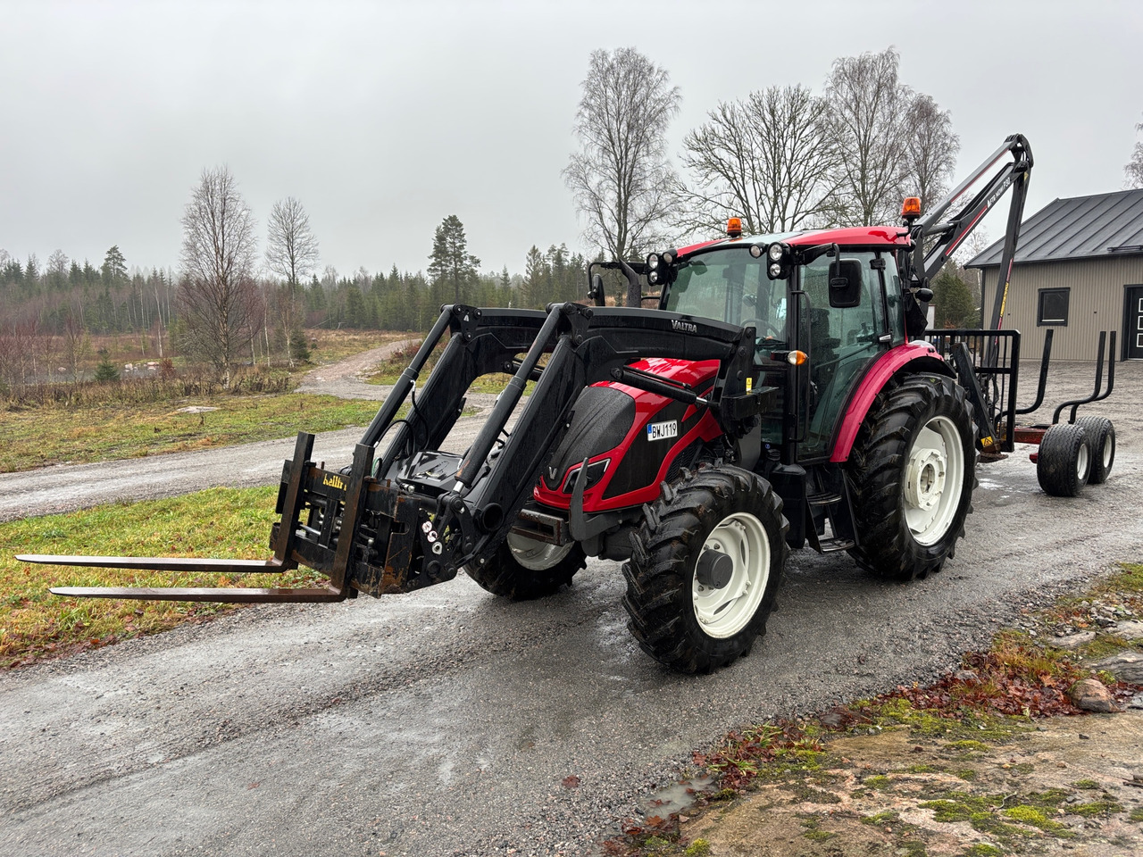 Valtra A134 Hitech - Traktor: bild 1 Valtra A134 Hitech - Traktor: bild 1