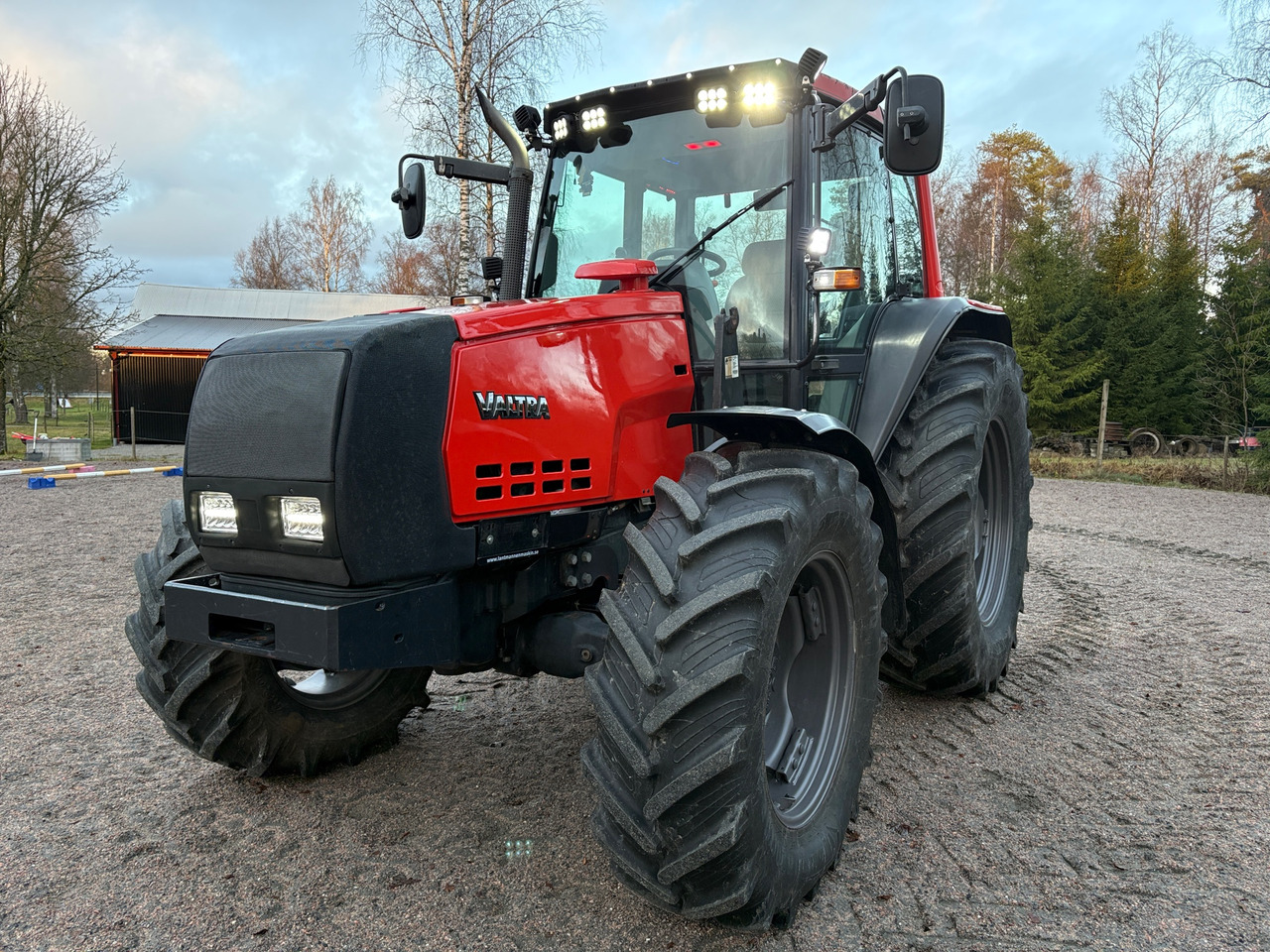 Valtra Valmet 6850 - Traktor: bild 1 Valtra Valmet 6850 - Traktor: bild 1