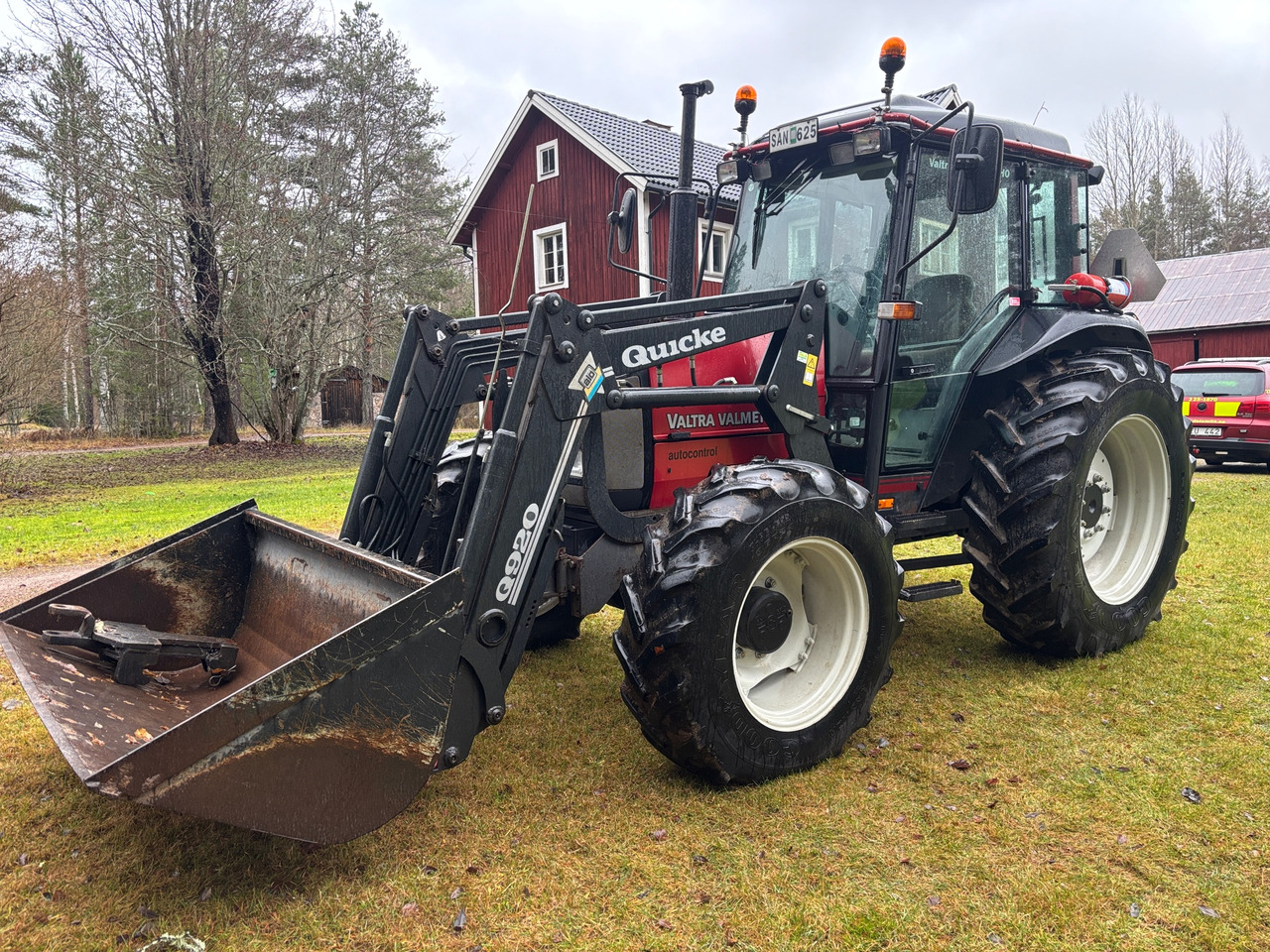 Valtra Valmet 700-4 - Traktor: bild 1 Valtra Valmet 700-4 - Traktor: bild 1