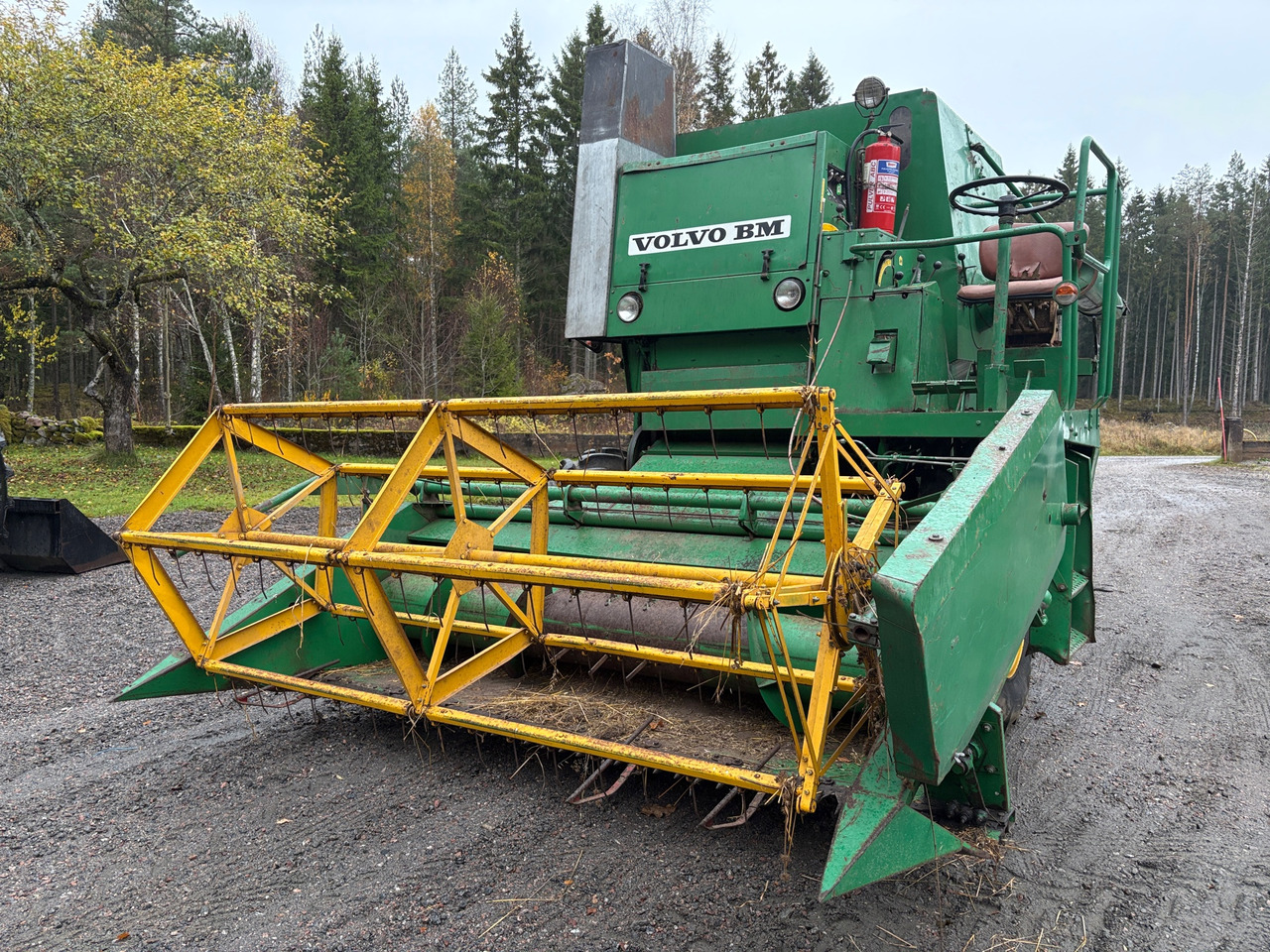 Volvo BM S 830 - Skördetröska: bild 1 Volvo BM S 830 - Skördetröska: bild 1