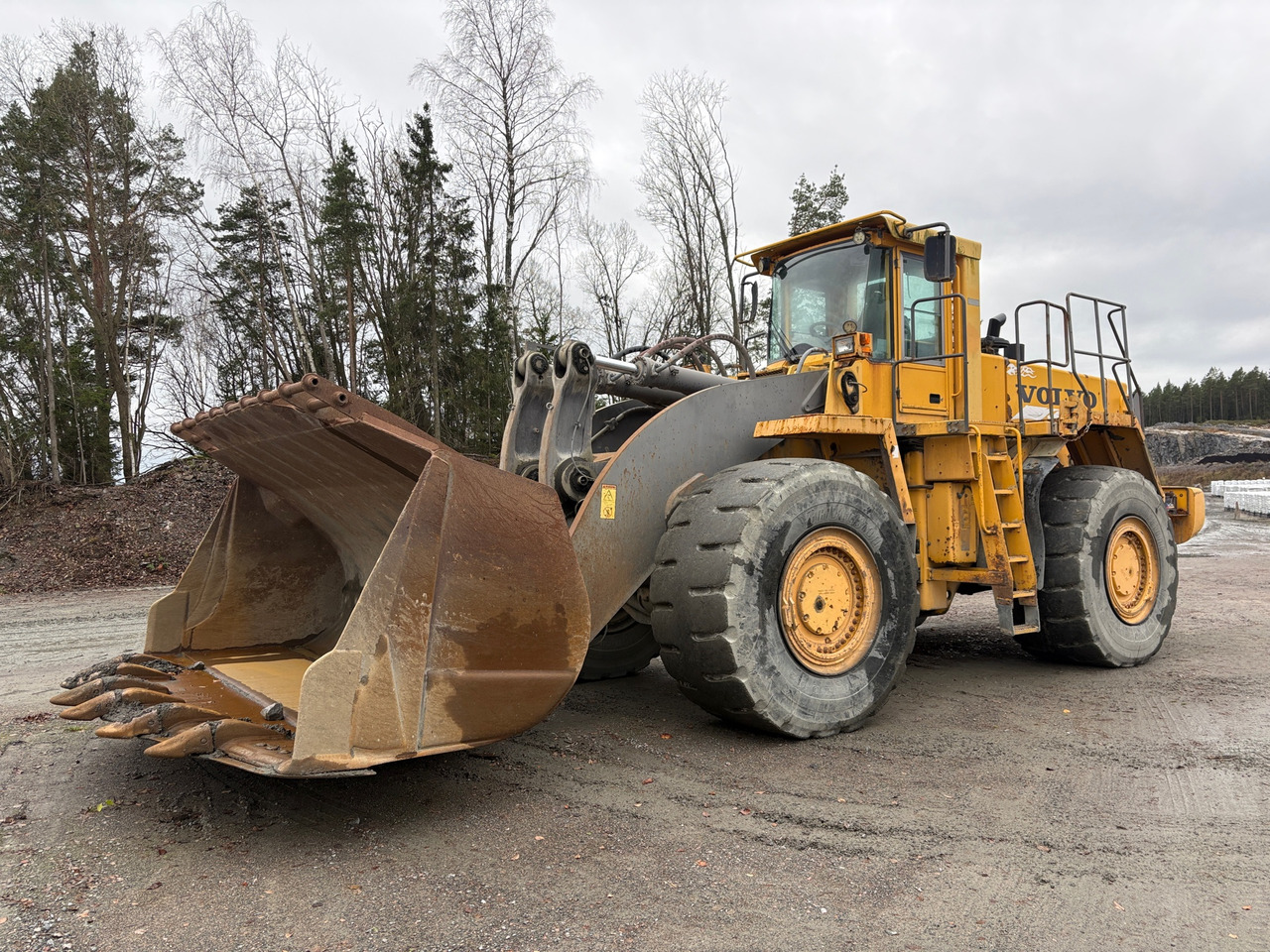 Volvo L330E - Hjullastare: bild 1 Volvo L330E - Hjullastare: bild 1