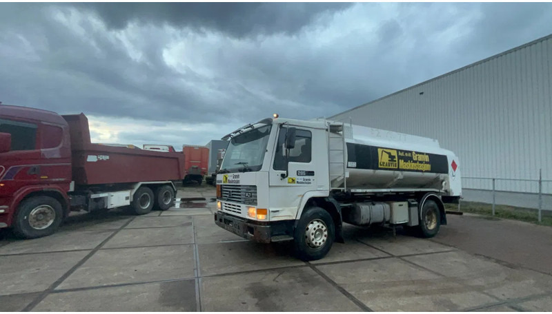 Volvo FL 7 Volvo FL7 285 Fuel tanker 4x2 - Tankbil: bild 2 Volvo FL 7 Volvo FL7 285 Fuel tanker 4x2 - Tankbil: bild 2