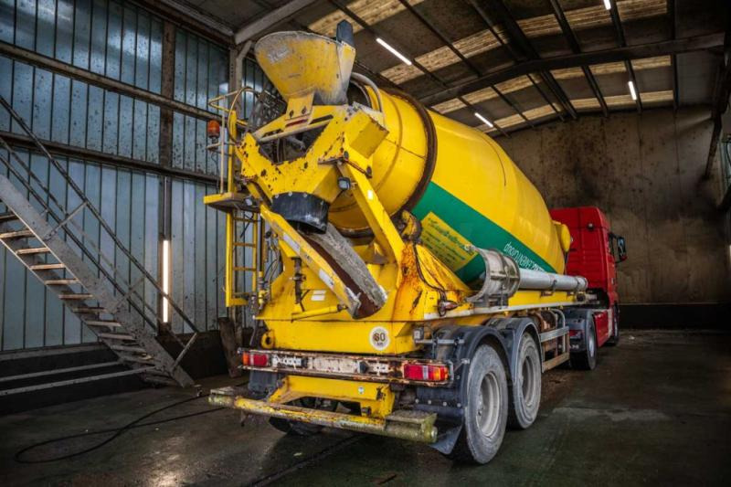 DE BUF BETON MIXER/MALAXEUR/MISCHER 12M3 - Betongtrailer: bild 3 DE BUF BETON MIXER/MALAXEUR/MISCHER 12M3 - Betongtrailer: bild 3