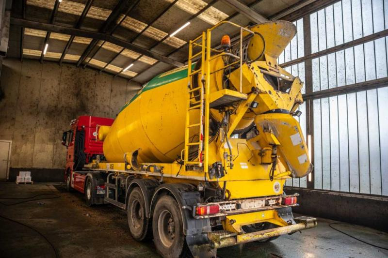 DE BUF BETON MIXER/MALAXEUR/MISCHER 12M3 - Betongtrailer: bild 4 DE BUF BETON MIXER/MALAXEUR/MISCHER 12M3 - Betongtrailer: bild 4