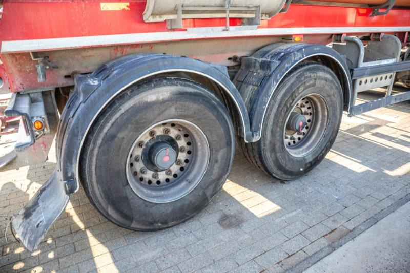 DE BUF BETON MIXER/MALAXEUR/MISCHER 12M3 - Betongtrailer: bild 5 DE BUF BETON MIXER/MALAXEUR/MISCHER 12M3 - Betongtrailer: bild 5