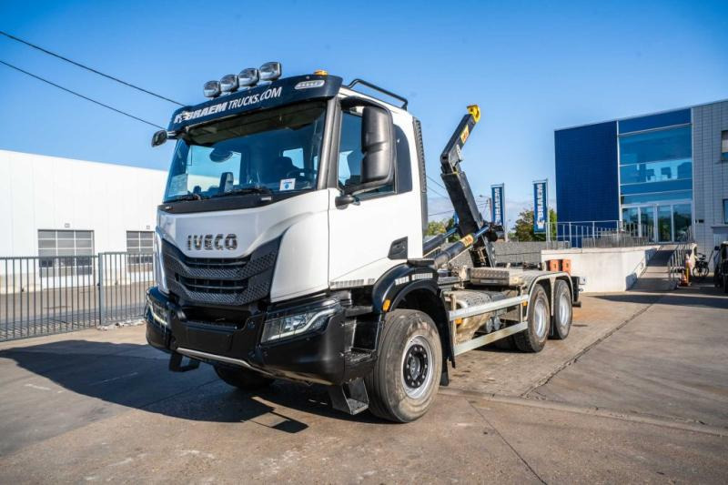 Iveco X-WAY 460 - HYVA - 91000 KM - Lastväxlare lastbil: bild 1 Iveco X-WAY 460 - HYVA - 91000 KM - Lastväxlare lastbil: bild 1