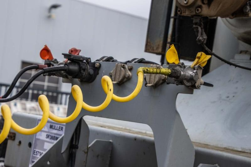 Liebherr BETON MIXER/MALAXEUR/MISCHER HTM 1204 - 12M³ - Betongtrailer: bild 5 Liebherr BETON MIXER/MALAXEUR/MISCHER HTM 1204 - 12M³ - Betongtrailer: bild 5