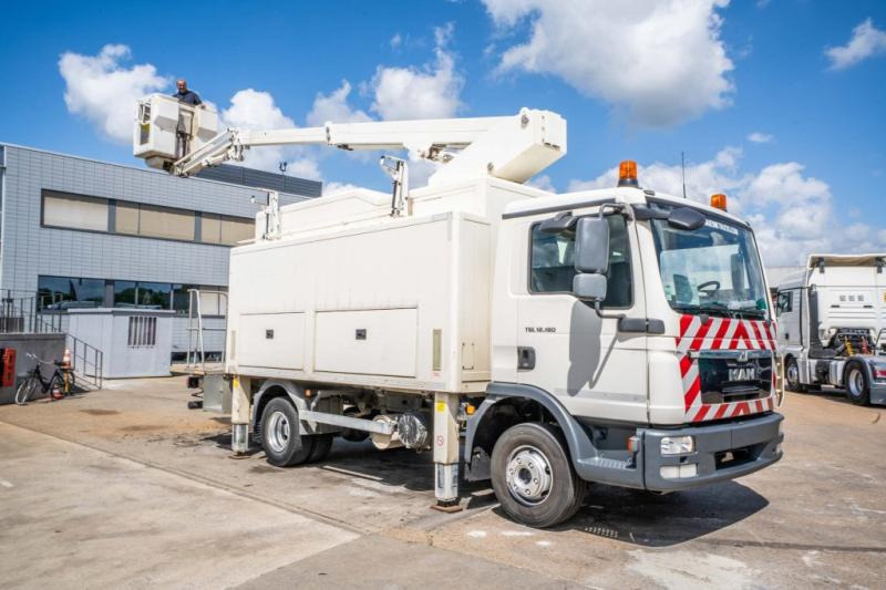 MAN TGL 12.180 BB - COMET 151 TAL - Billift: bild 1 MAN TGL 12.180 BB - COMET 151 TAL - Billift: bild 1