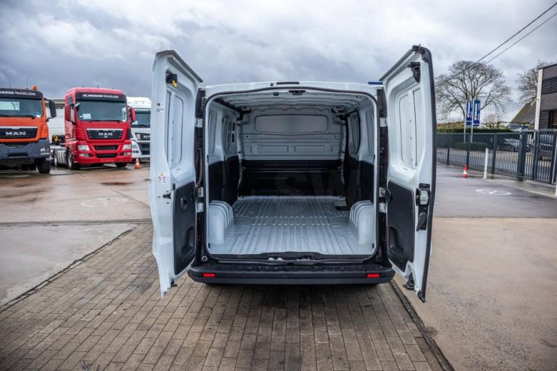 Nissan Primastar - Små skåpbil: bild 5 Nissan Primastar - Små skåpbil: bild 5