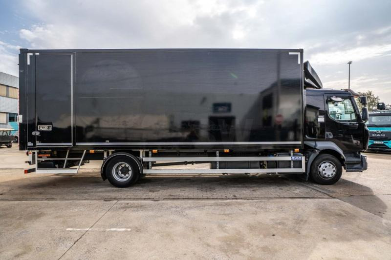 Renault D250 16T.- 36000 KM +DHOLLANDIA 2T. - Lastbil med skåp: bild 3 Renault D250 16T.- 36000 KM +DHOLLANDIA 2T. - Lastbil med skåp: bild 3