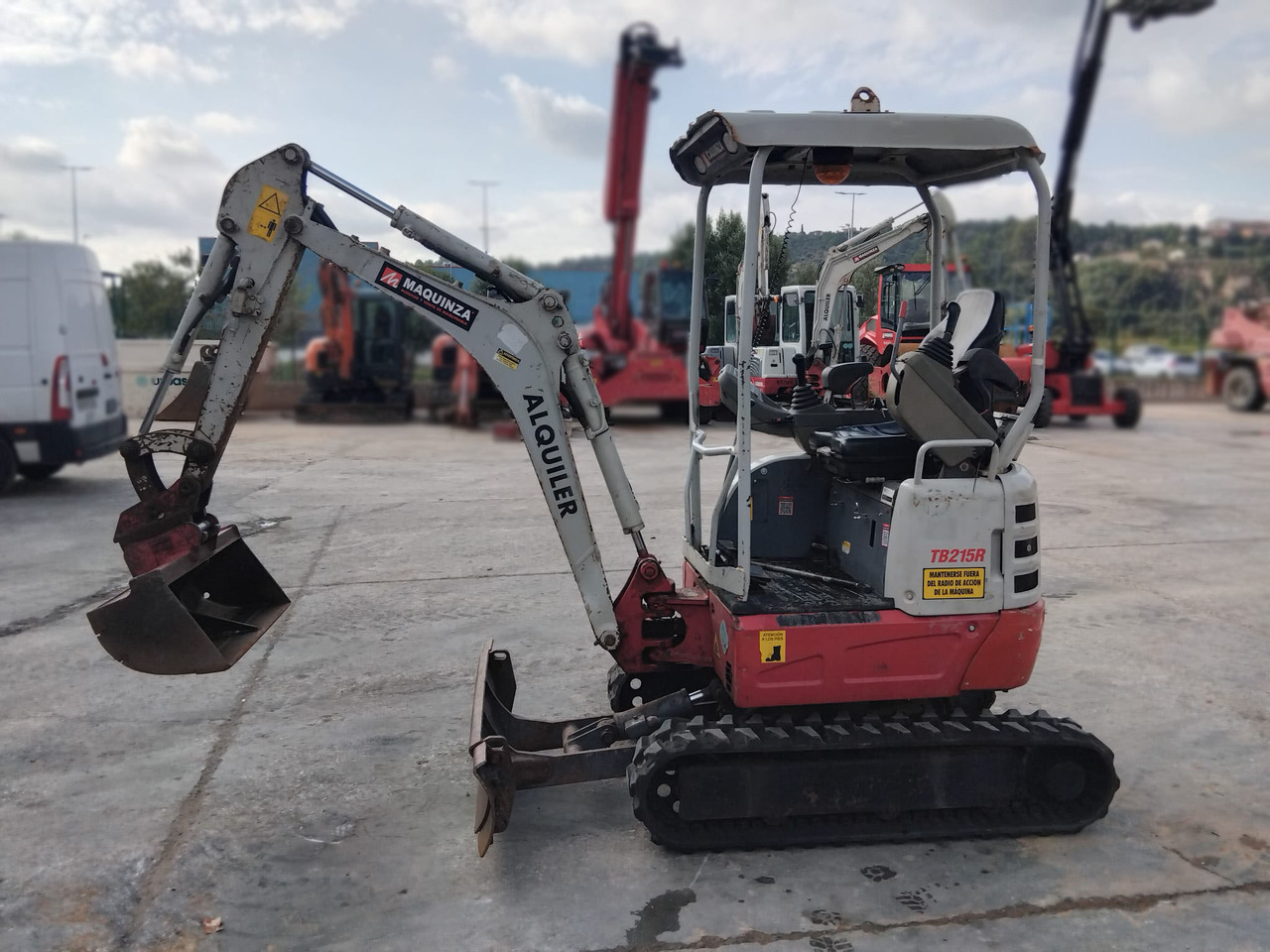 TAKEUCHI TB215R EASY - Minigrävmaskin: bild 1 TAKEUCHI TB215R EASY - Minigrävmaskin: bild 1