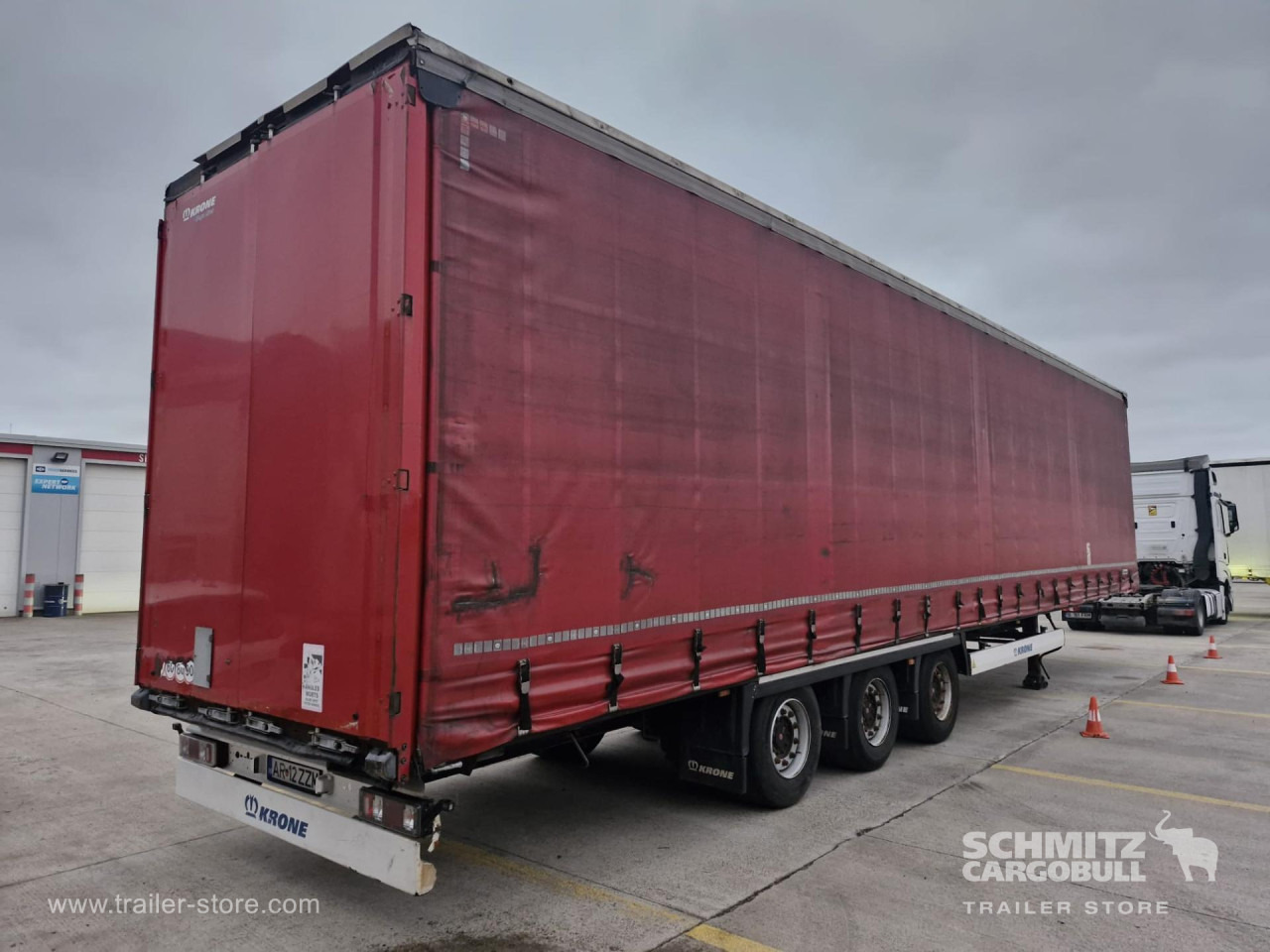 KRONE Curtainsider Mega - Kapelltrailer: bild 4 KRONE Curtainsider Mega - Kapelltrailer: bild 4