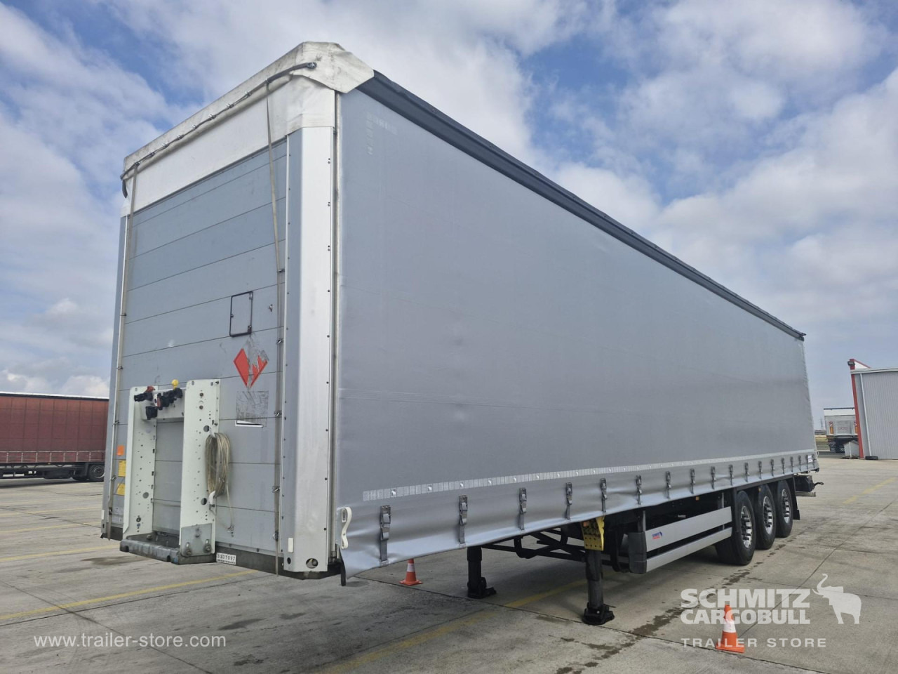 SCHMITZ Curtainsider Standard - Kapelltrailer: bild 1 SCHMITZ Curtainsider Standard - Kapelltrailer: bild 1