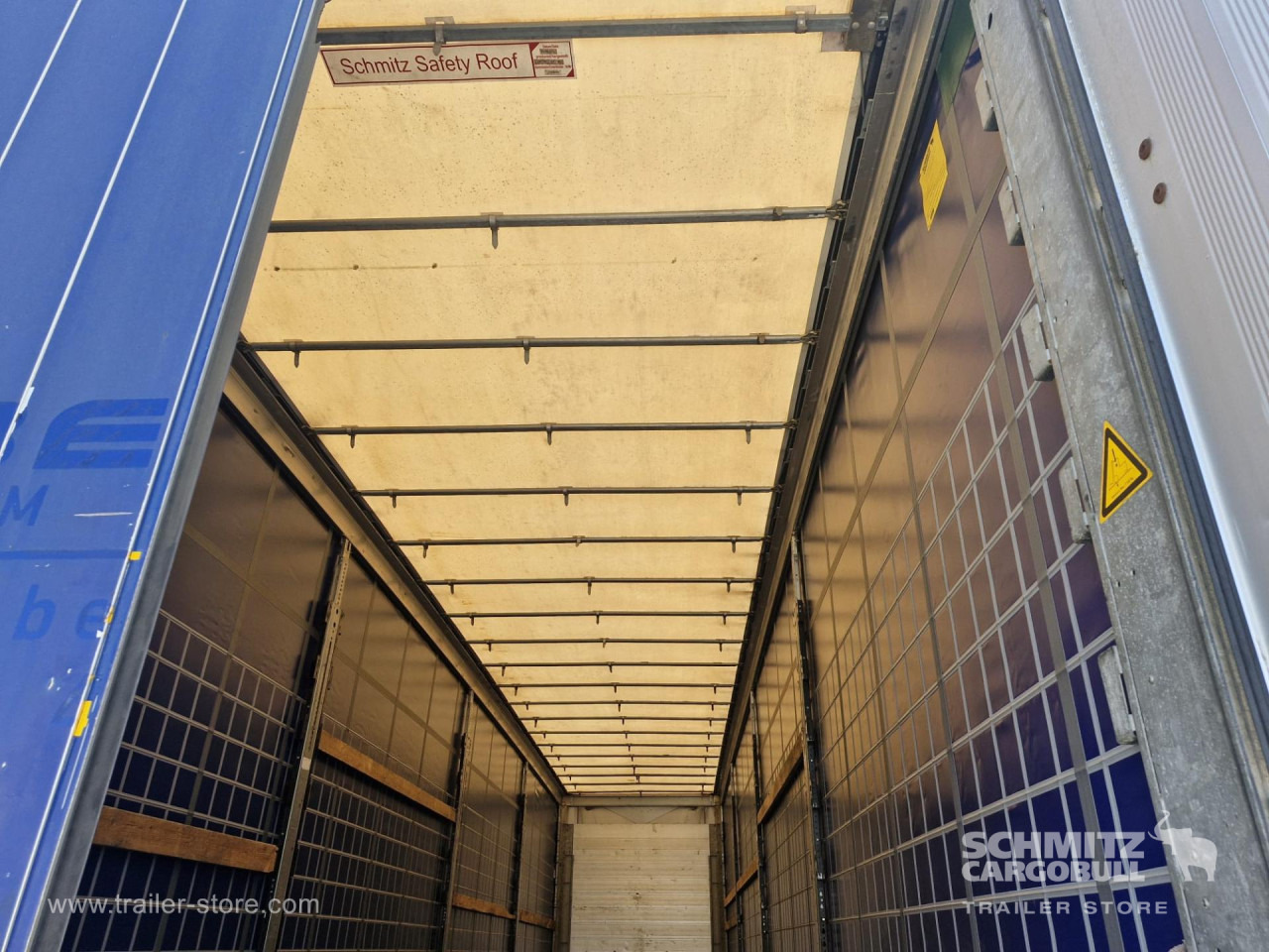 SCHMITZ Curtainsider Varios - Kapelltrailer: bild 4 SCHMITZ Curtainsider Varios - Kapelltrailer: bild 4