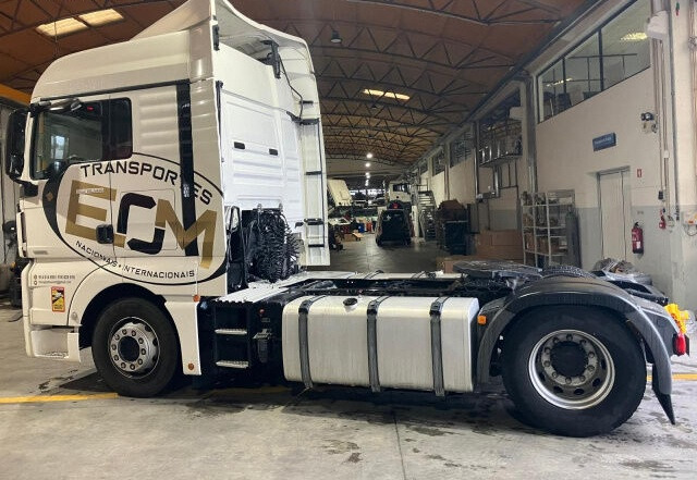 MAN TGX 18.500 4X2 BLS - Dragbil: bild 3 MAN TGX 18.500 4X2 BLS - Dragbil: bild 3