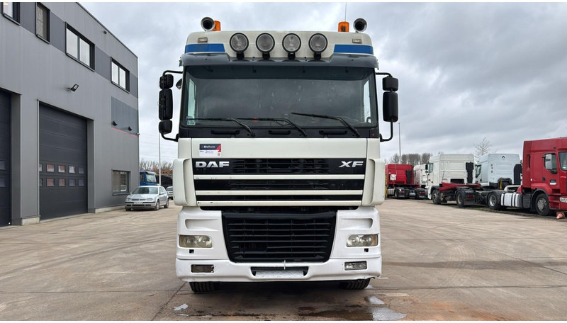 DAF XF 95.430 (EURO 3 / 10 TYRES / 6X2 / MANUAL GEARBOX / BOITE MANUELLE) - Chassi lastbil: bild 2 DAF XF 95.430 (EURO 3 / 10 TYRES / 6X2 / MANUAL GEARBOX / BOITE MANUELLE) - Chassi lastbil: bild 2