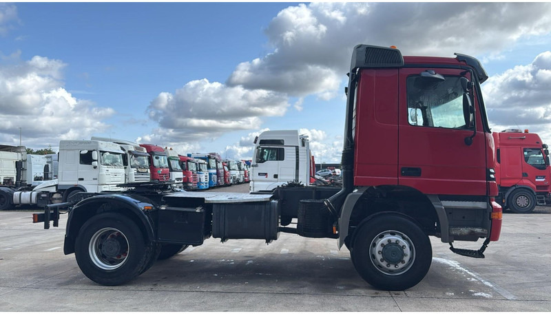 Mercedes-Benz Actros 1840 (4X4 / LAMES / GRANT PONT / PARFAIT ETAT / MP1 / V6 / ALLRAD) - Dragbil: bild 4 Mercedes-Benz Actros 1840 (4X4 / LAMES / GRANT PONT / PARFAIT ETAT / MP1 / V6 / ALLRAD) - Dragbil: bild 4