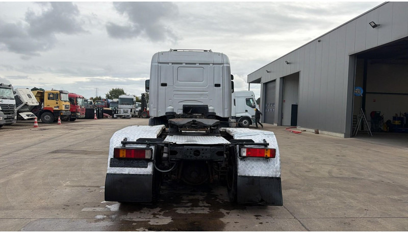 Scania R164-480 (RETARDER / BOITE MANUELLE / MANUAL GEARBOX / STEEL SUSP. / LAMES / V8) - Dragbil: bild 5 Scania R164-480 (RETARDER / BOITE MANUELLE / MANUAL GEARBOX / STEEL SUSP. / LAMES / V8) - Dragbil: bild 5