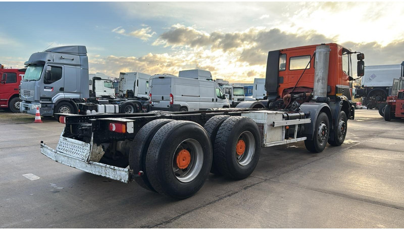 Iveco EUROTRAKKER 340 E 34 (POMPE MANUELLE / GRAND PONT / LAMES / MANUAL PUMP / BIG AXLE / STEEL SUSP.) - Chassi lastbil: bild 4 Iveco EUROTRAKKER 340 E 34 (POMPE MANUELLE / GRAND PONT / LAMES / MANUAL PUMP / BIG AXLE / STEEL SUSP.) - Chassi lastbil: bild 4