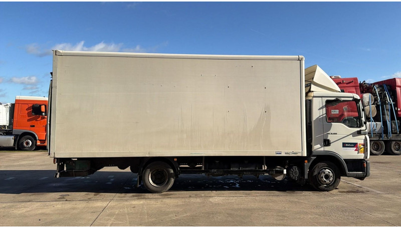 MAN TGL 8.180 (MANUAL GEARBOX / BOITE MANUELLE / CAMION BELGE / BELGIAN TRUCK) - Lastbil med skåp: bild 3 MAN TGL 8.180 (MANUAL GEARBOX / BOITE MANUELLE / CAMION BELGE / BELGIAN TRUCK) - Lastbil med skåp: bild 3
