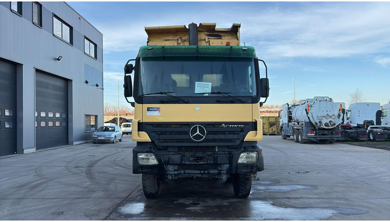 Mercedes-Benz Actros 4141 (8X8 / BOITE MANUELLE / MANUAL GEARBOX / STEEL / LAMES / MP2 / V6) - Tippbil lastbil: bild 2 Mercedes-Benz Actros 4141 (8X8 / BOITE MANUELLE / MANUAL GEARBOX / STEEL / LAMES / MP2 / V6) - Tippbil lastbil: bild 2