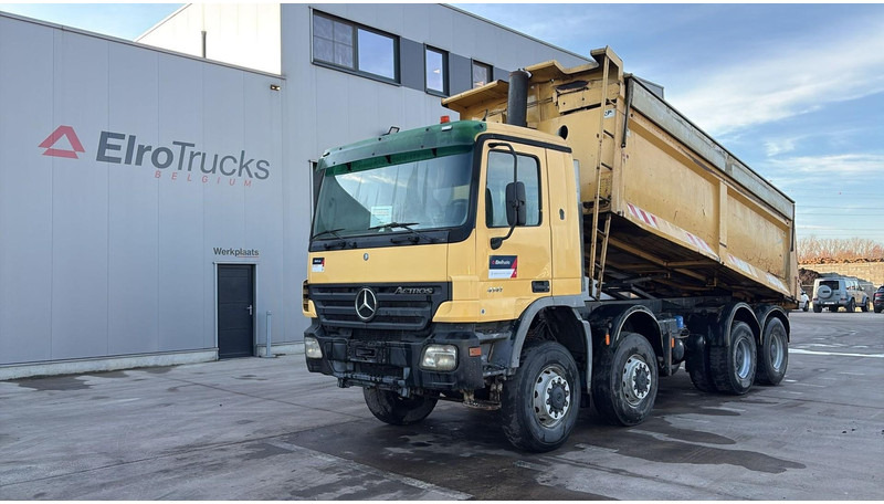 Mercedes-Benz Actros 4141 (8X8 / BOITE MANUELLE / MANUAL GEARBOX / STEEL / LAMES / MP2 / V6) - Tippbil lastbil: bild 1 Mercedes-Benz Actros 4141 (8X8 / BOITE MANUELLE / MANUAL GEARBOX / STEEL / LAMES / MP2 / V6) - Tippbil lastbil: bild 1