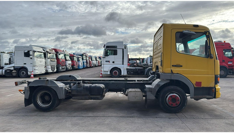 Mercedes-Benz Atego 815 (BOITE MANUELLE / MANUAL GEARBOX) - Chassi lastbil: bild 3 Mercedes-Benz Atego 815 (BOITE MANUELLE / MANUAL GEARBOX) - Chassi lastbil: bild 3