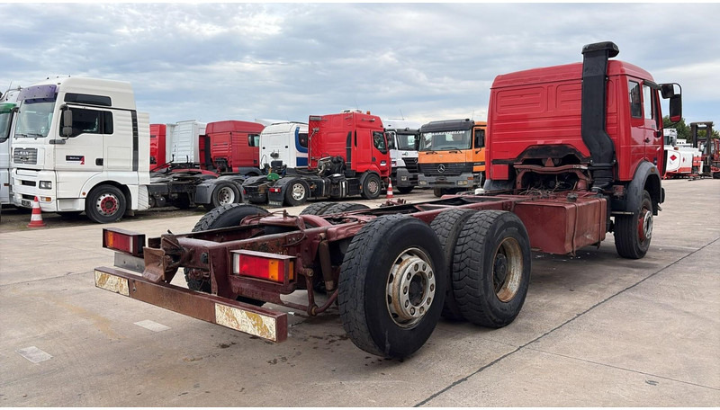 Mercedes-Benz SK 2233 (GRAND PONT / V8 AVEC 2X TURBO / BIG AXLE) - Chassi lastbil: bild 4 Mercedes-Benz SK 2233 (GRAND PONT / V8 AVEC 2X TURBO / BIG AXLE) - Chassi lastbil: bild 4