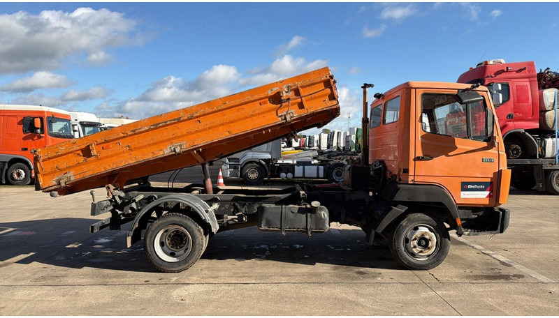 Mercedes-Benz SK 814 (3 WAY TIPPER / MANUAL PUMP / AUXILAIRY / SPER / STEEL SUSP. / LAMES) - Tippbil lastbil: bild 3 Mercedes-Benz SK 814 (3 WAY TIPPER / MANUAL PUMP / AUXILAIRY / SPER / STEEL SUSP. / LAMES) - Tippbil lastbil: bild 3