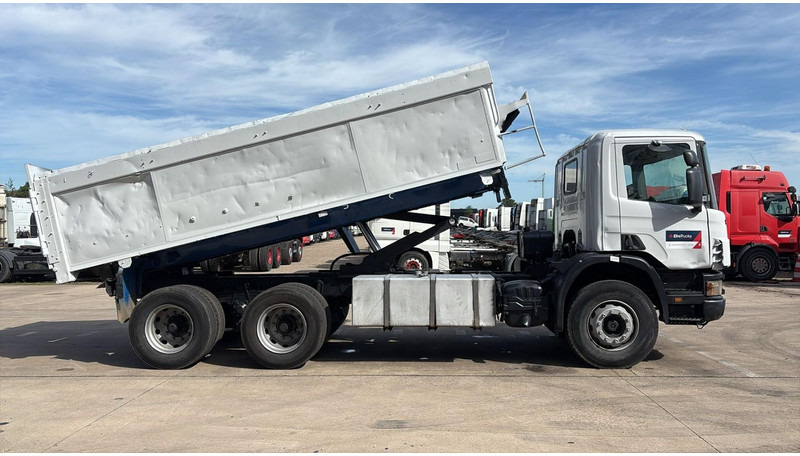 Scania 94 - 260 (BOITE MANUELLE / LAMES / STEEL SUSP. / 6X4 / MANUAL GEARBOX) - Tippbil lastbil: bild 3 Scania 94 - 260 (BOITE MANUELLE / LAMES / STEEL SUSP. / 6X4 / MANUAL GEARBOX) - Tippbil lastbil: bild 3