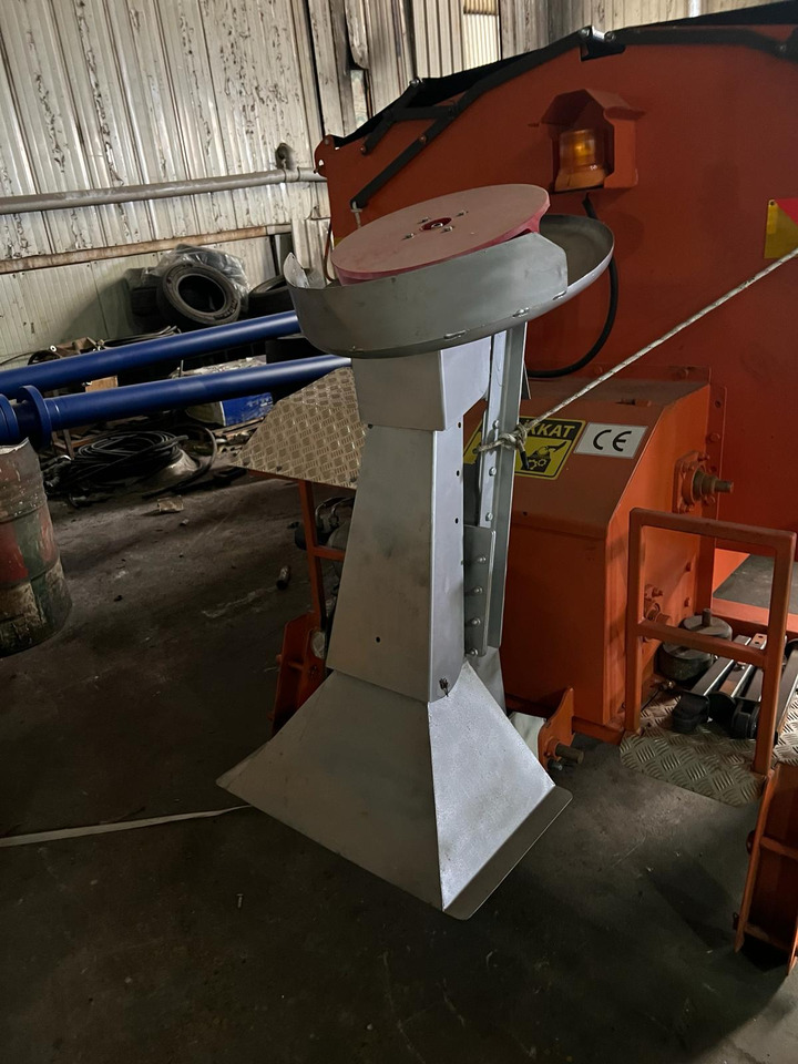 GALEN Salt Spreader for Truck from Stock! - Sand-/ Saltspridare för Isotermiska lastbil: bild 1 GALEN Salt Spreader for Truck from Stock! - Sand-/ Saltspridare för Isotermiska lastbil: bild 1