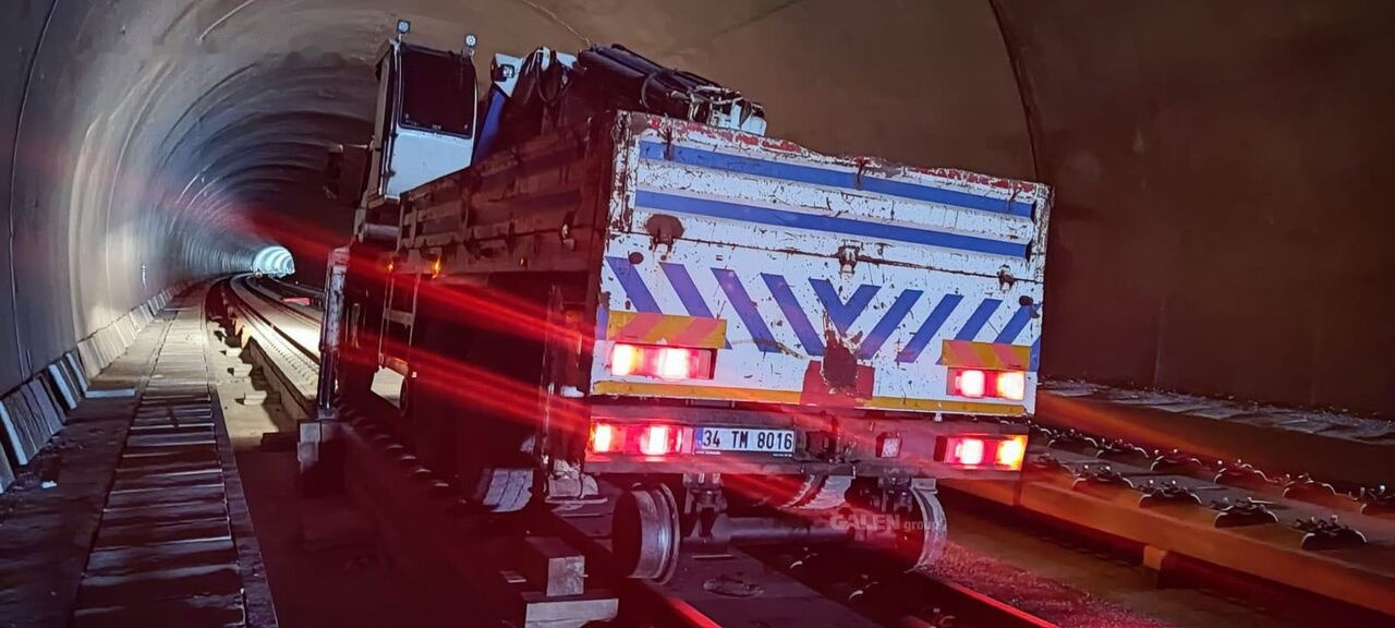 Galen Rail Mover - Grävmaskin på däck: bild 3 Galen Rail Mover - Grävmaskin på däck: bild 3