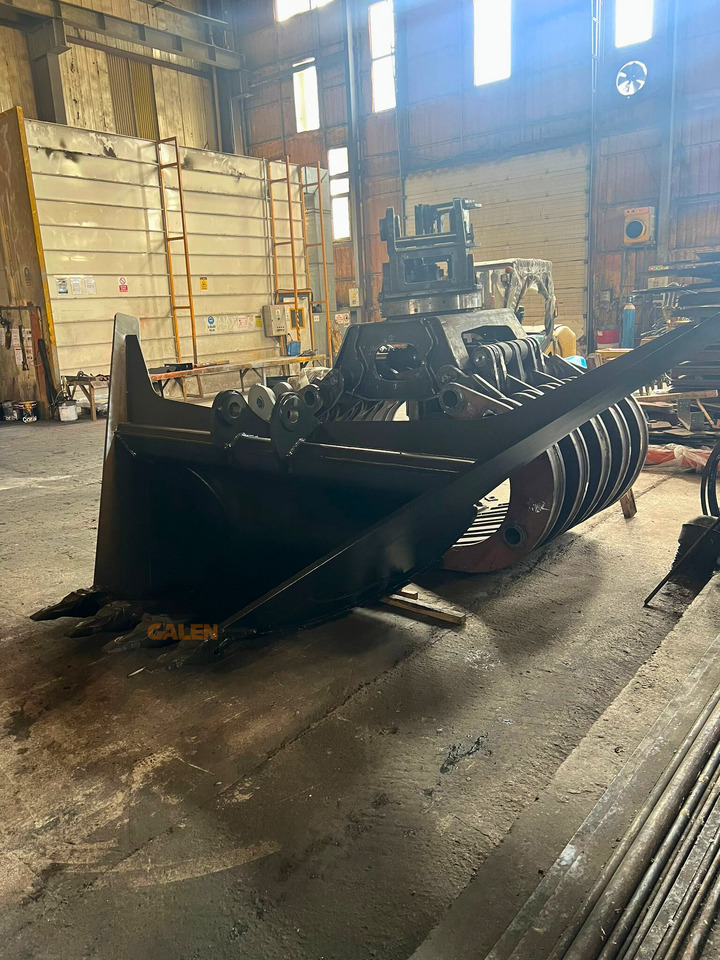 Hitachi ZX300 V-Type Bucket - Grävmaskinsskopa för Bandgrävare: bild 1 Hitachi ZX300 V-Type Bucket - Grävmaskinsskopa för Bandgrävare: bild 1