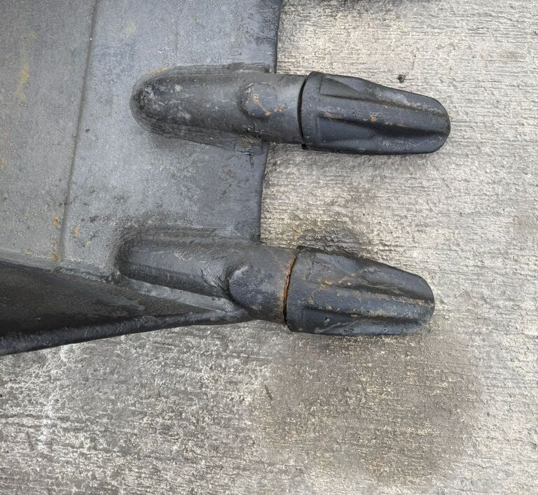 Komatsu PC200 Channel Bucket - Grävmaskinsskopa: bild 4 Komatsu PC200 Channel Bucket - Grävmaskinsskopa: bild 4