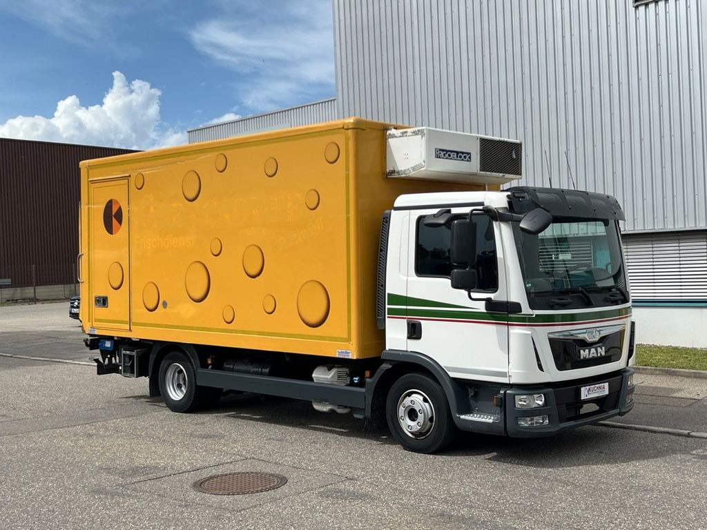 MAN TGL 8.220 Kühlkoffer 5,26m LBW Klima Luftgef. MAN TGL 8.220 Kühlkoffer 5,26m LBW Klima Luftgef. - Kylbil: bild 1 MAN TGL 8.220 Kühlkoffer 5,26m LBW Klima Luftgef. MAN TGL 8.220 Kühlkoffer 5,26m LBW Klima Luftgef. - Kylbil: bild 1