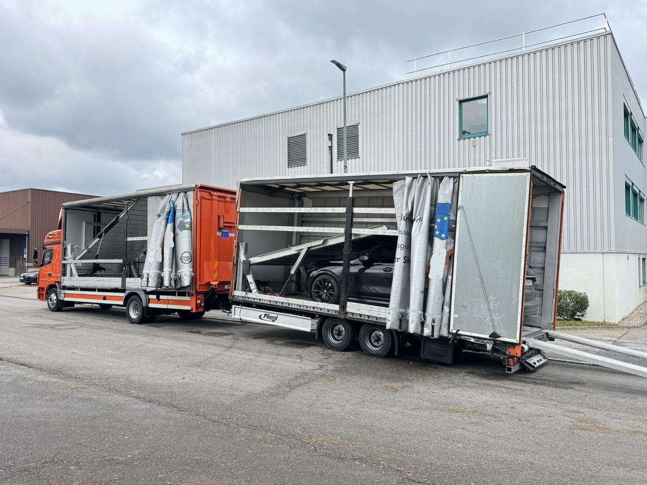 Mercedes-Benz Atego 1530 LL + Anhänger Doppelstock LBW Plane - Biltransportbil lastbil: bild 2 Mercedes-Benz Atego 1530 LL + Anhänger Doppelstock LBW Plane - Biltransportbil lastbil: bild 2