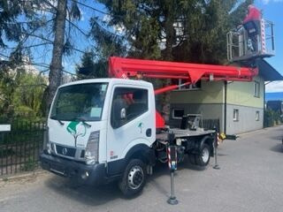 Nissan NT400 - Billift: bild 1 Nissan NT400 - Billift: bild 1