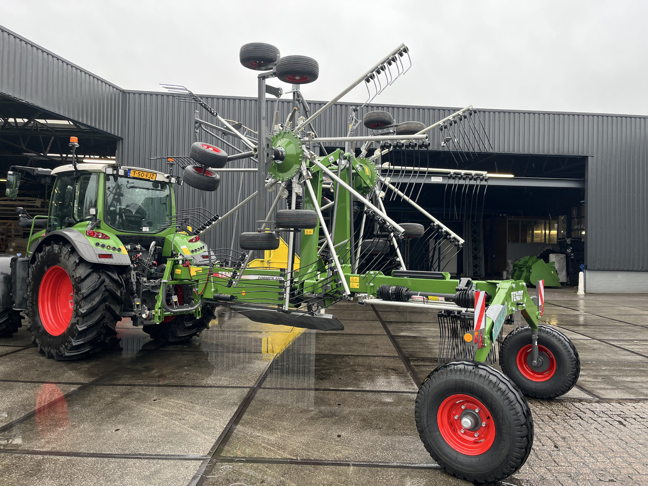 FENDT Former 880 - Hövändare: bild 1 FENDT Former 880 - Hövändare: bild 1