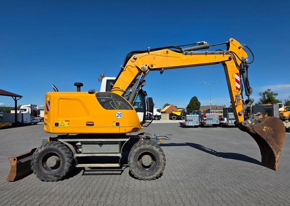 Leasa  Liebherr A914 COMPACT, 2015 ROK, SW 48 szybkozłącze Liebherr A914 COMPACT, 2015 ROK, SW 48 szybkozłącze: bild 6 Leasa  Liebherr A914 COMPACT, 2015 ROK, SW 48 szybkozłącze Liebherr A914 COMPACT, 2015 ROK, SW 48 szybkozłącze: bild 6