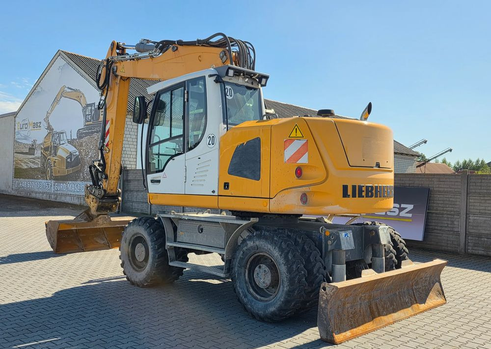 Liebherr A918 COMPACT, 2014 ROK, SW 48 LIKUFIX szybkozłącze - Grävmaskin på däck: bild 3 Liebherr A918 COMPACT, 2014 ROK, SW 48 LIKUFIX szybkozłącze - Grävmaskin på däck: bild 3