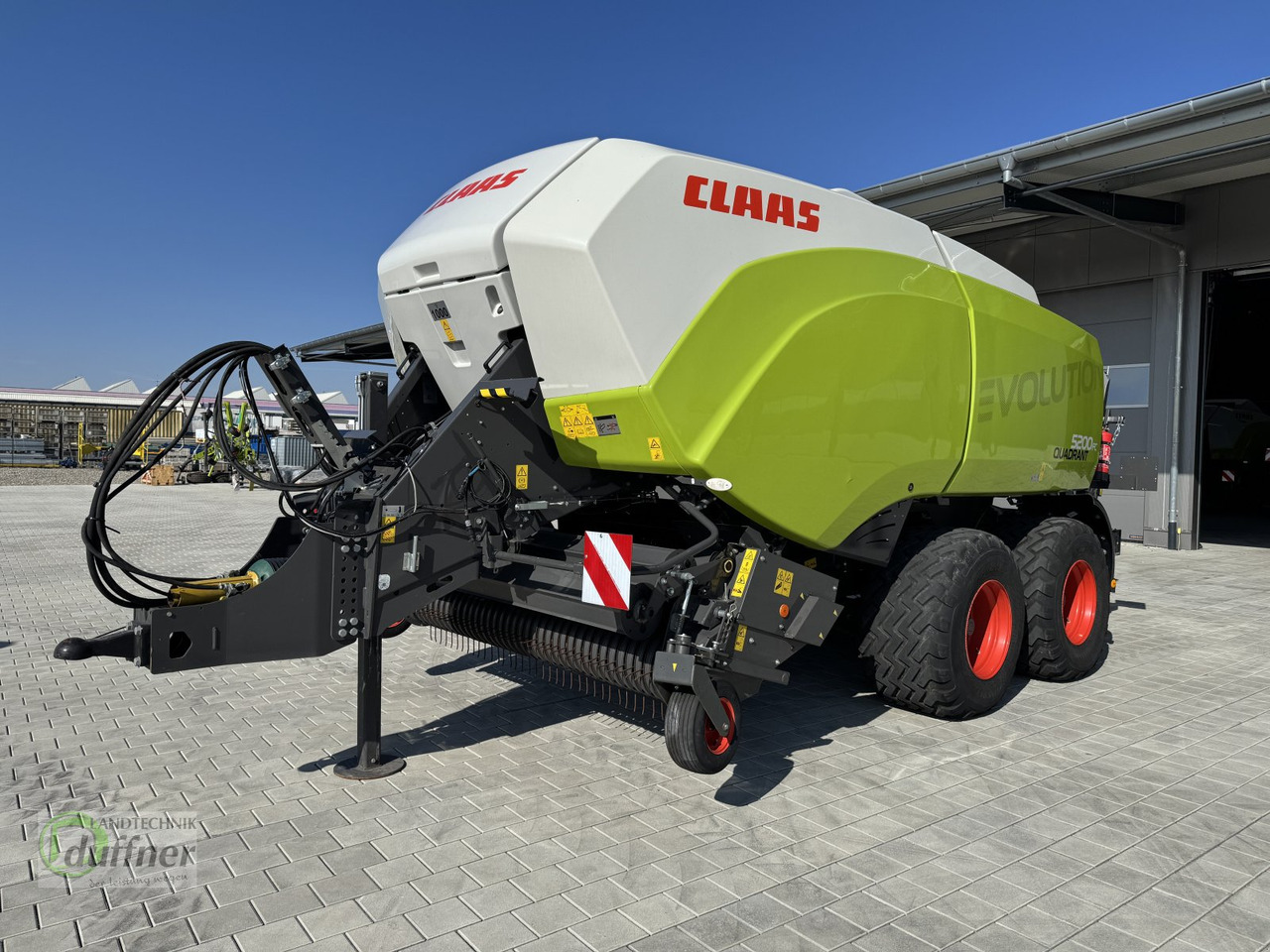CLAAS Quadrant 5200 FC Evolution - Fyrkantspress: bild 1 CLAAS Quadrant 5200 FC Evolution - Fyrkantspress: bild 1