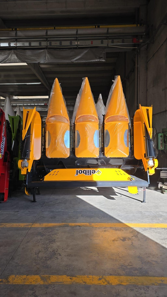 ELİBOL LR03 4 ROWS CORN HEADER - Skärbord för majs: bild 1 ELİBOL LR03 4 ROWS CORN HEADER - Skärbord för majs: bild 1