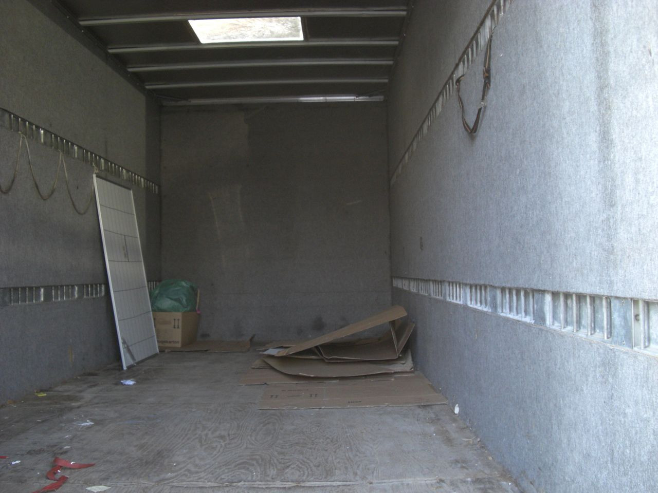 Lastbil med skåp Mercedes-Benz 823L: bild 18 Lastbil med skåp Mercedes-Benz 823L: bild 18