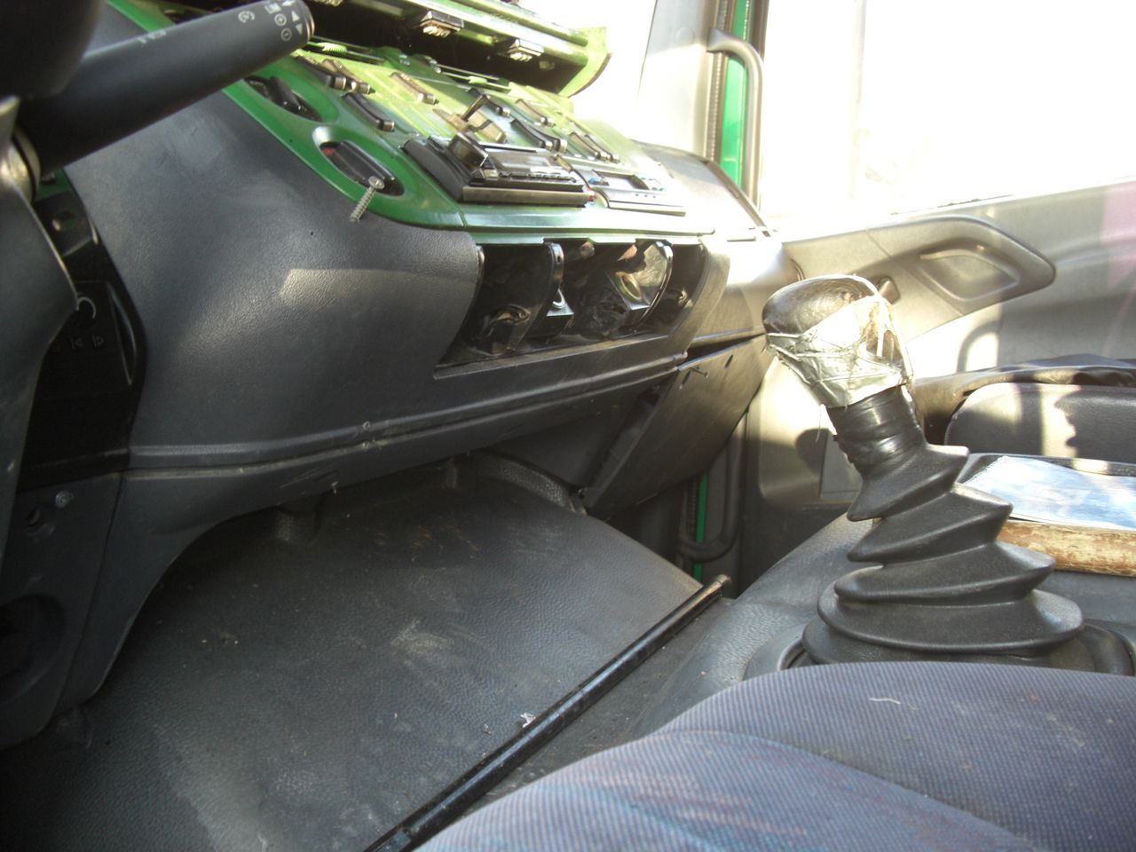 Lastbil med skåp Mercedes-Benz 823L: bild 17 Lastbil med skåp Mercedes-Benz 823L: bild 17