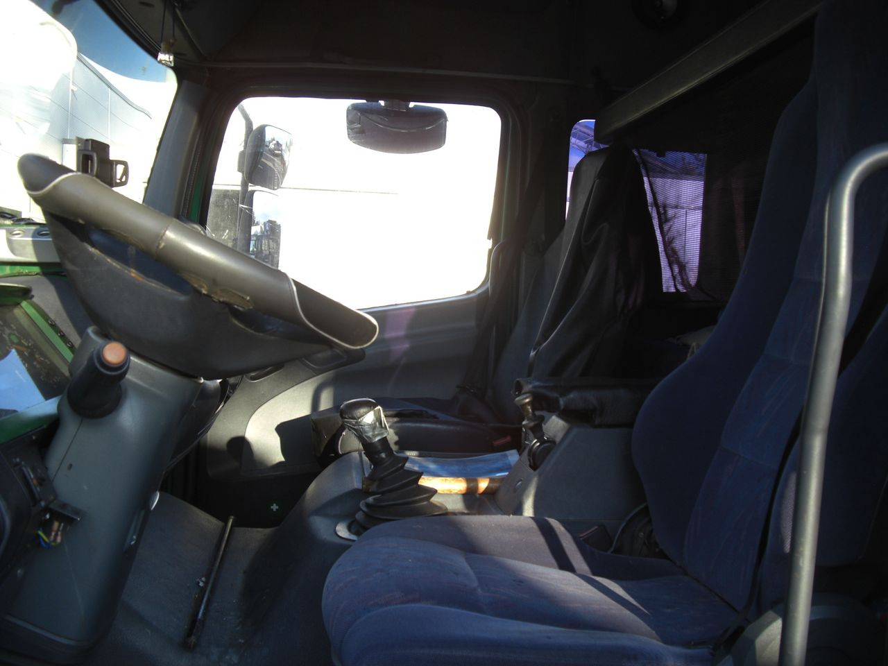 Lastbil med skåp Mercedes-Benz 823L: bild 13 Lastbil med skåp Mercedes-Benz 823L: bild 13