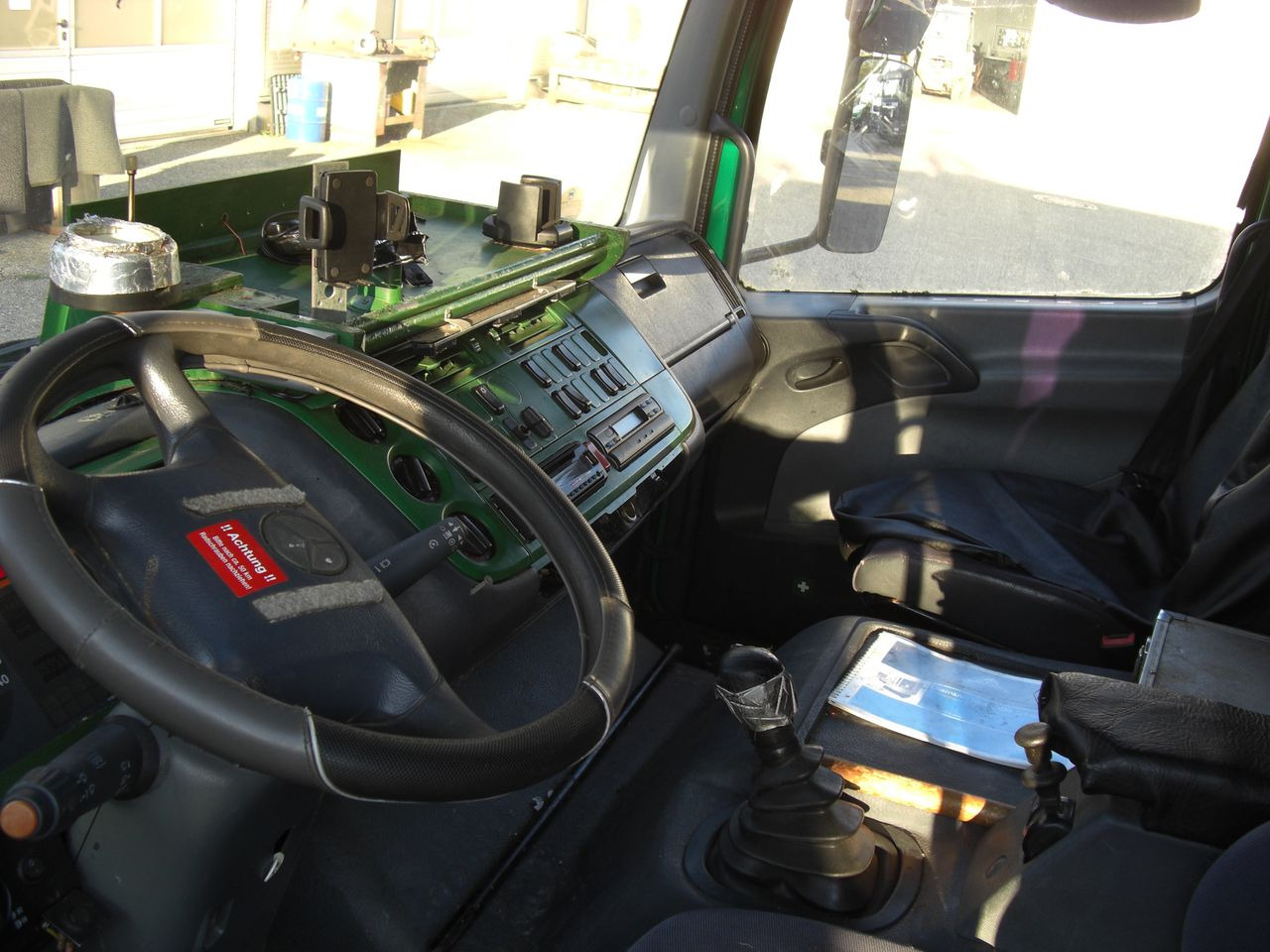 Lastbil med skåp Mercedes-Benz 823L: bild 15 Lastbil med skåp Mercedes-Benz 823L: bild 15