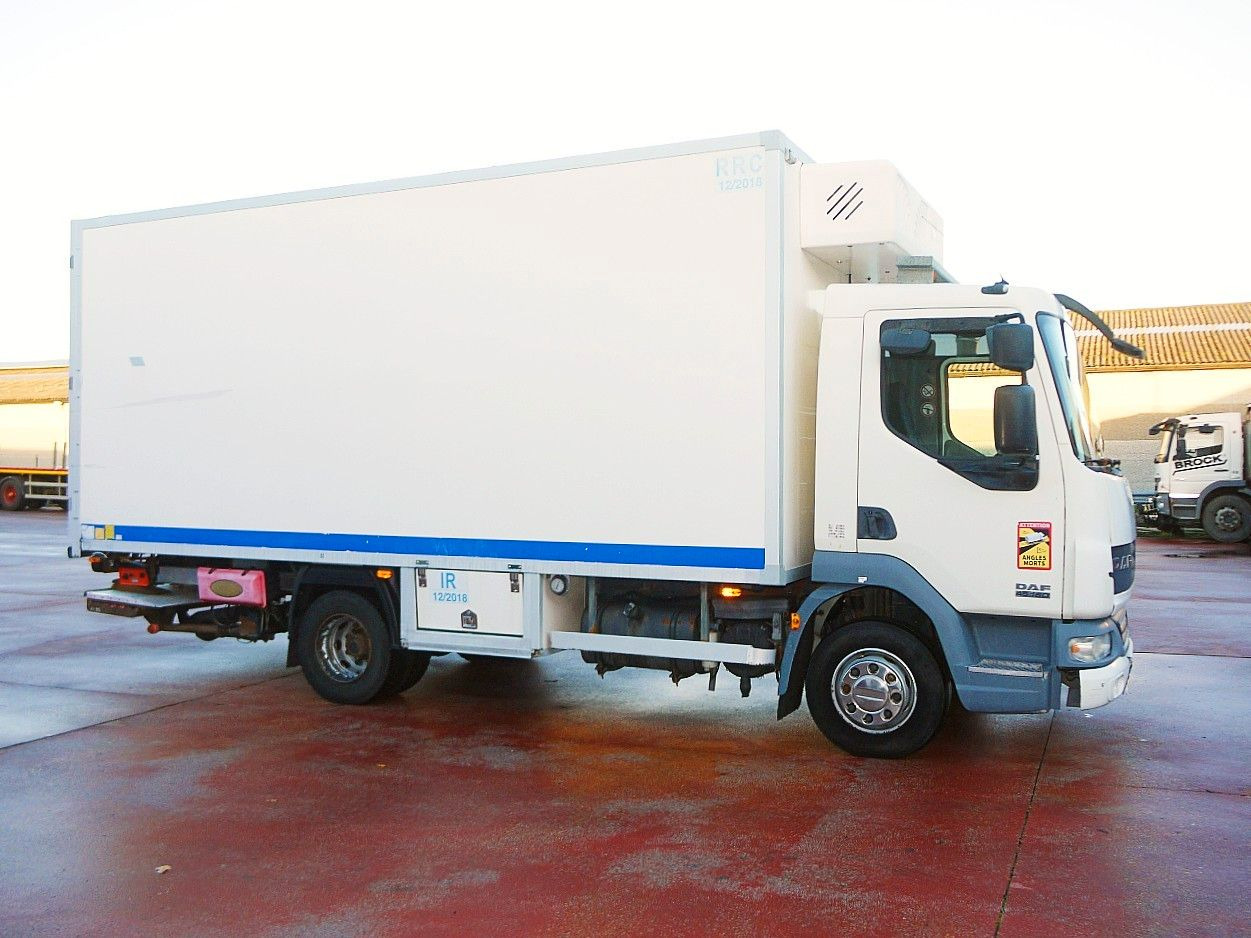 DAF LF 45.160 ISOTHERM KOFFER LADEBORDWAND - Kylbil lastbil: bild 3 DAF LF 45.160 ISOTHERM KOFFER LADEBORDWAND - Kylbil lastbil: bild 3